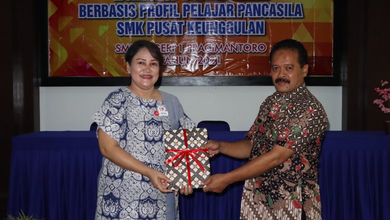Perkuat Budaya Kerja, SMK Negeri 1 Pracimantoro Datangkan GM @Hom Premiere Timoho Hotel Yogyakarta